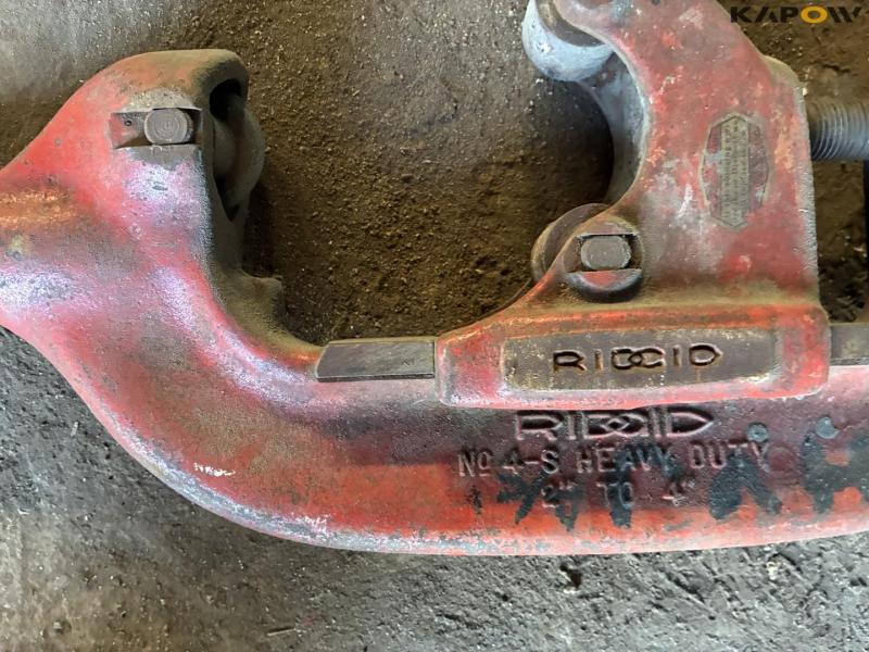 Pipe and thread cutting equipment 19