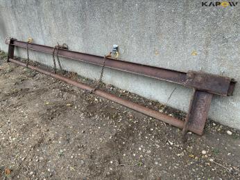 Equipment for laying out foil on a roll