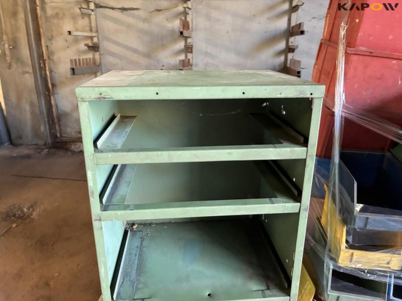 Equipment for workshop equipment 12