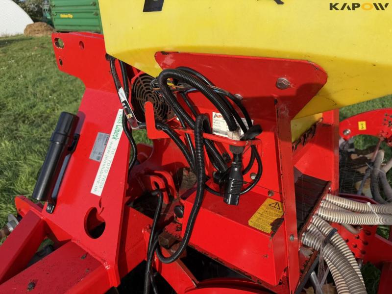 Unia Ares L4 disc harrow with seed box 22