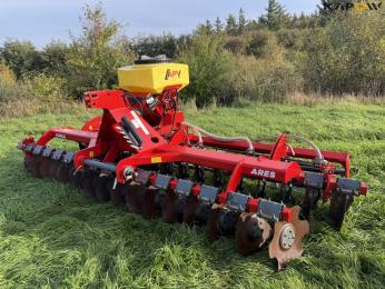 Unia Ares L4 disc harrow with seed box
