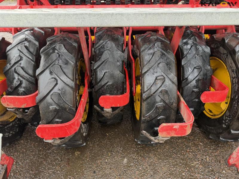 Väderstad Rapid 300C super XL seed drill 47