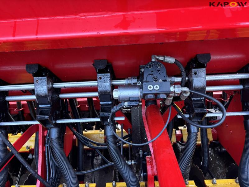 Väderstad Rapid 400 seed drill 27