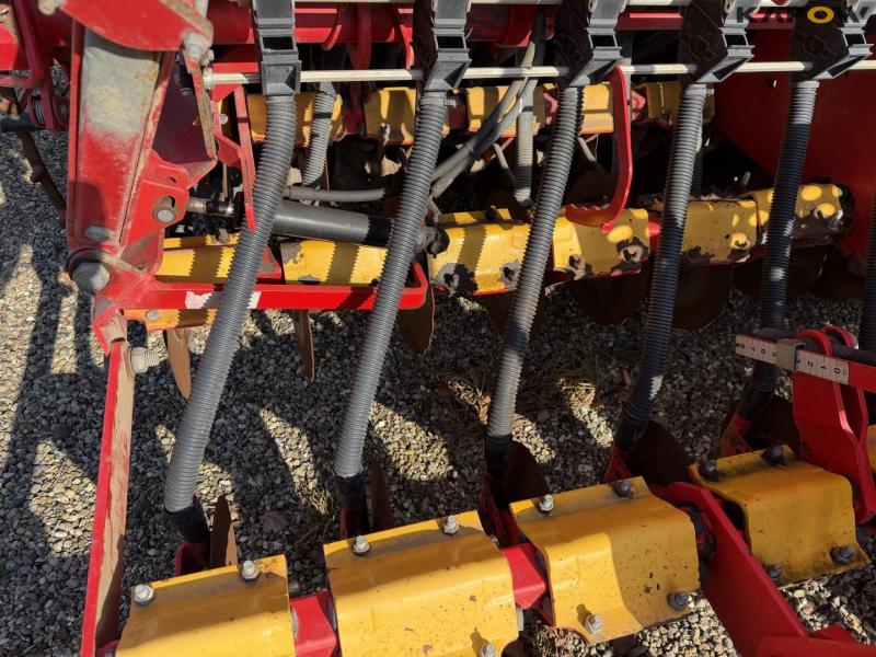 Väderstad Rapid 400C seed drill 24