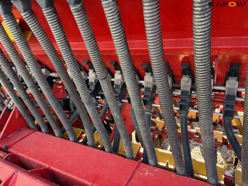 Väderstad Rapid 400C seed drill 32