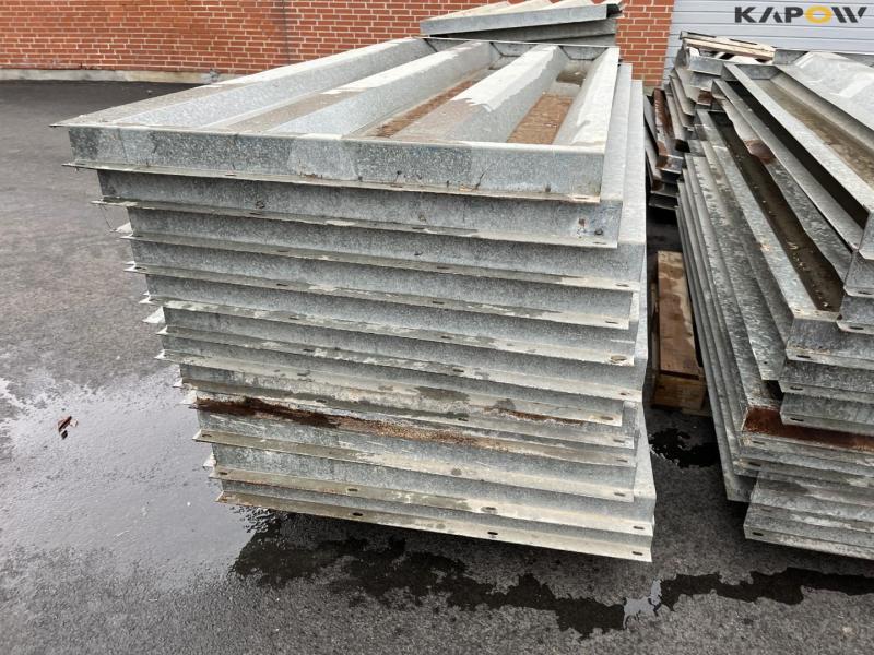 Wall elements for grain silos 11