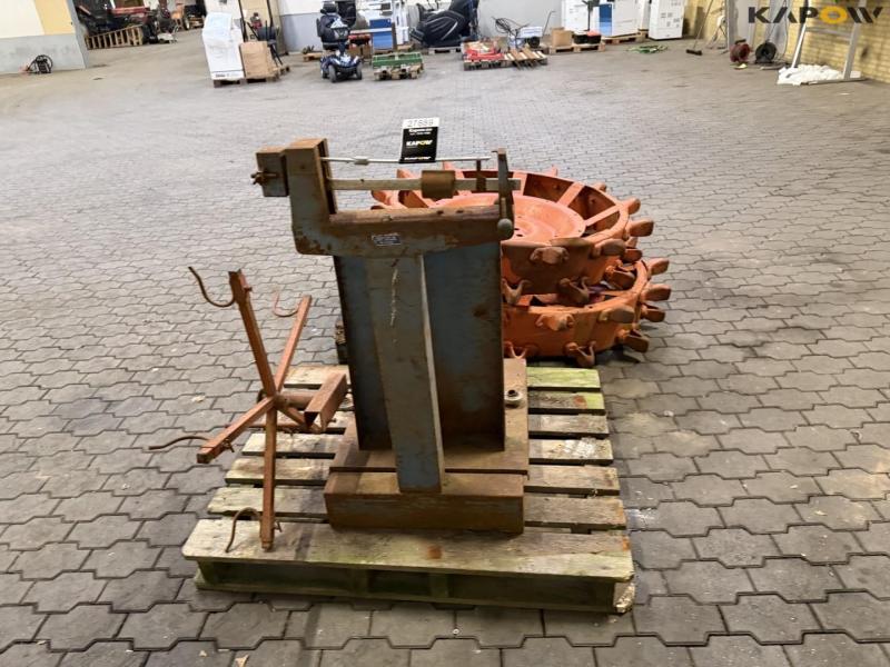 Weight, fence roller and iron wheel 6