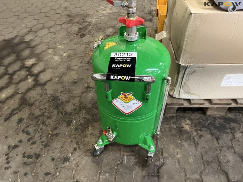 Workshop equipment 12