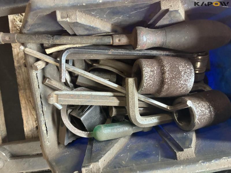 Workshop equipment 7