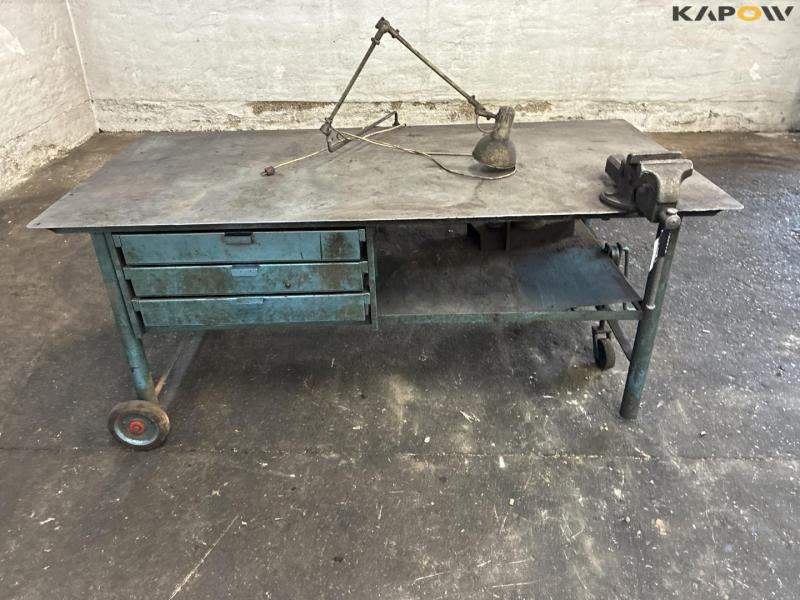 Workshop table with contents 2