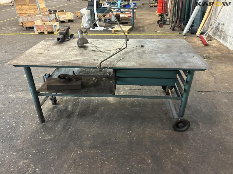 Workshop table with contents 6
