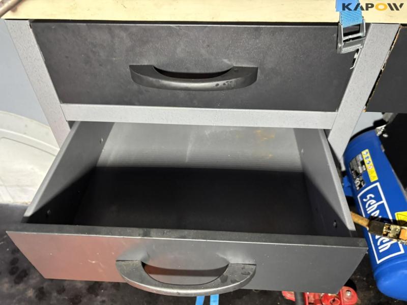 Workshop table and equipment 14