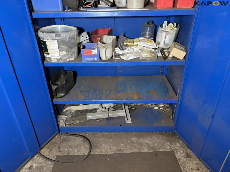 Workshop cabinet with contents 9