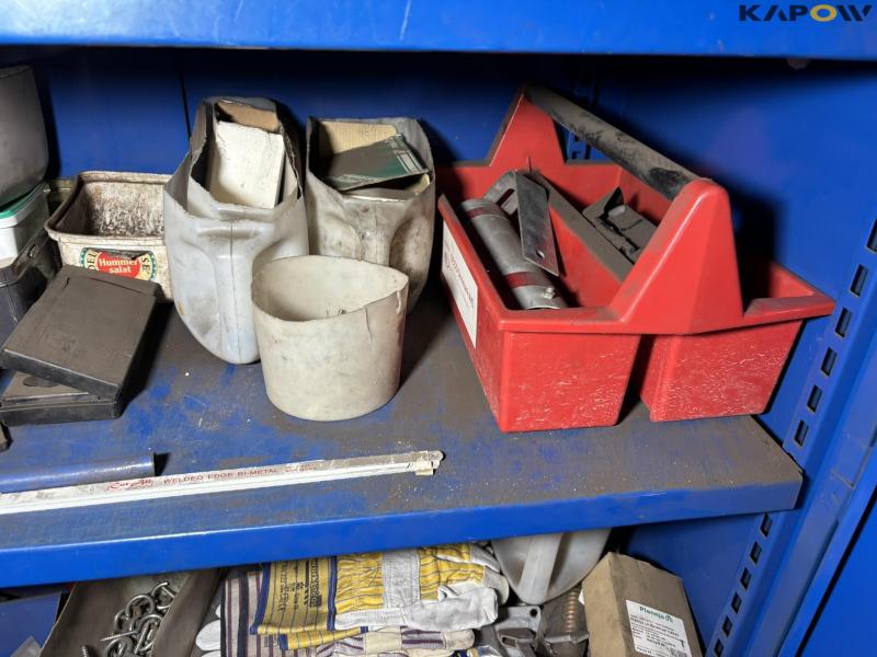 Workshop cabinet with contents 16