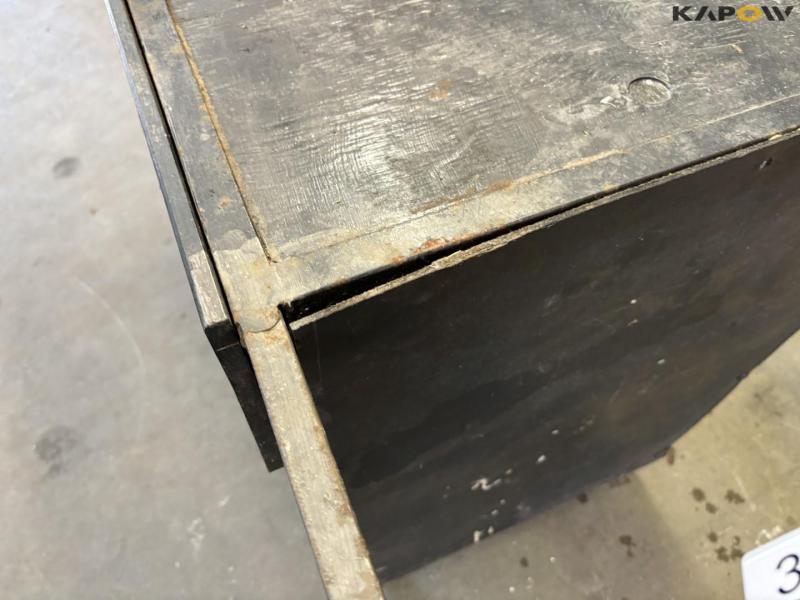 Workshop trolley with tools 16