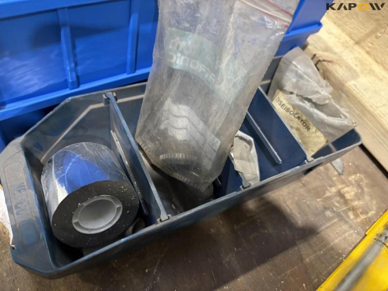 Tool trolley with contents 26