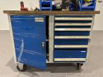 Tool trolley with contents 9