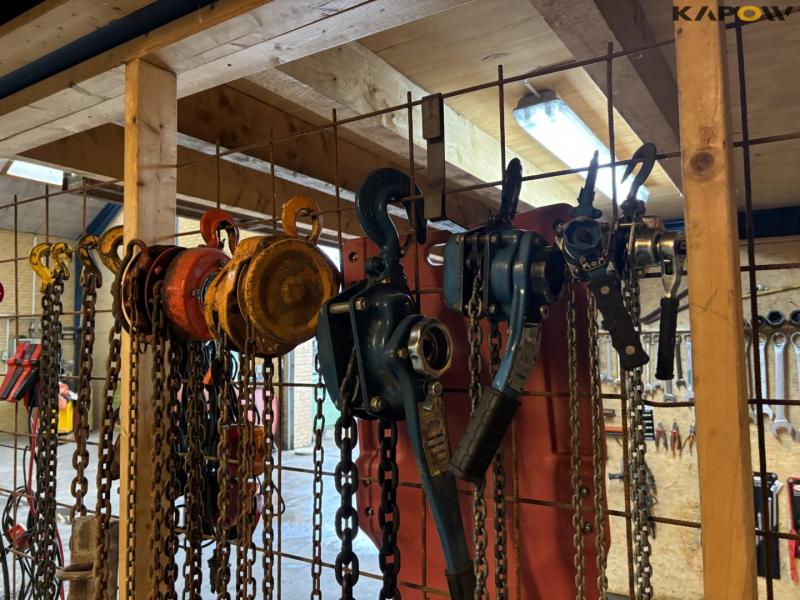 Tools and accessories 21