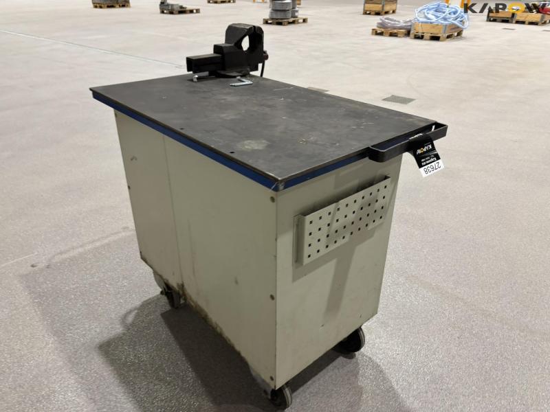 Tool table with steel plate and vice 4