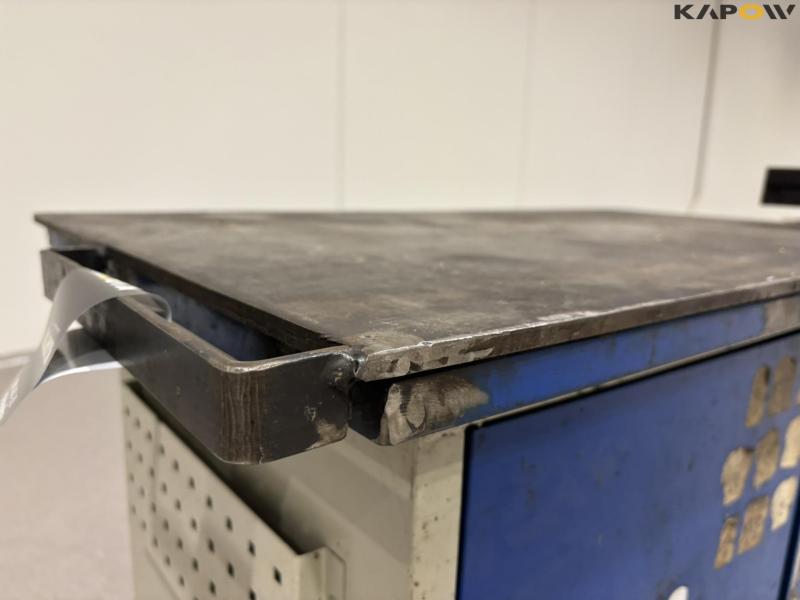 Tool table with steel plate and vice 22