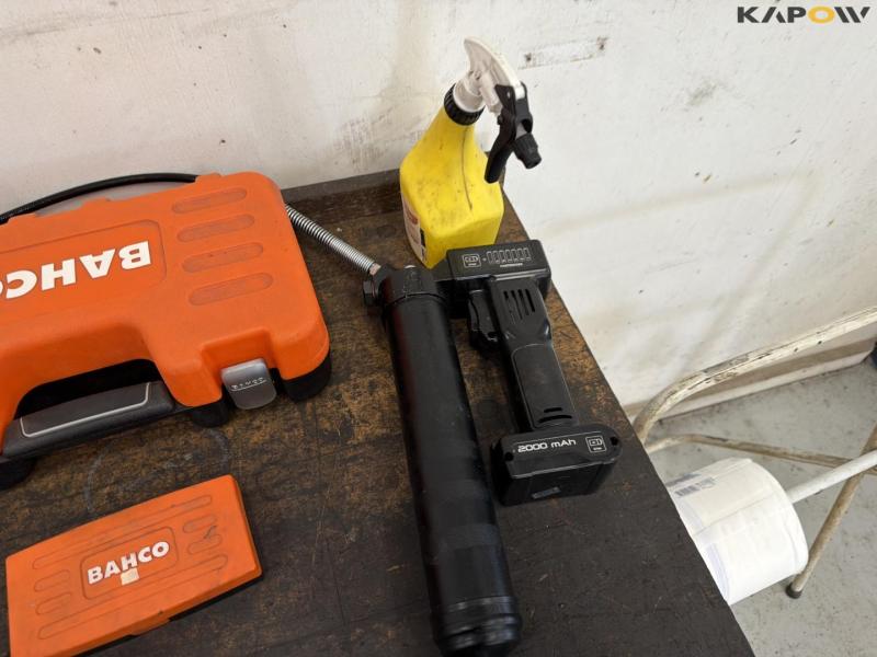Tool table with tools + wall cable reel 6