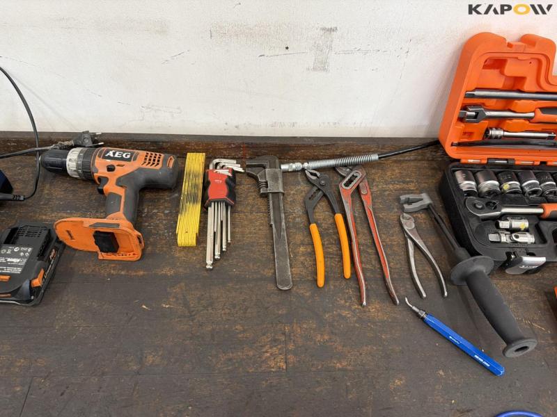 Tool table with tools + wall cable reel 9