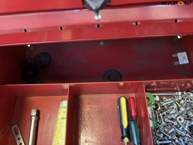 Tool trolley with contents 18