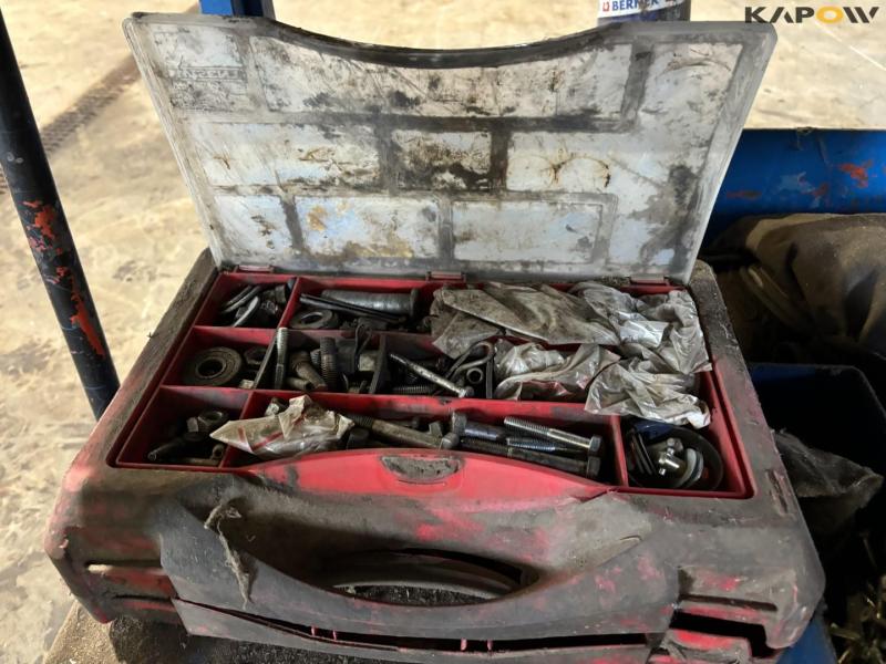 Tool trolley with contents 18