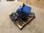 Vacuum tile lifter with S40 & Hydrema hitch 7