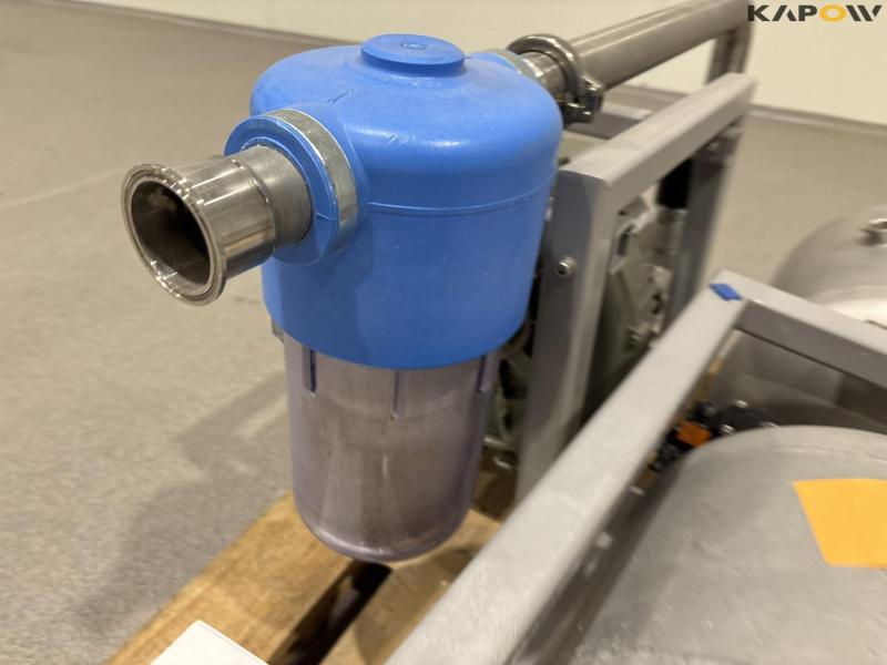 Vacuum pump with tank and filter 15