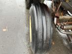 Valmet 405 tractor with broom 23