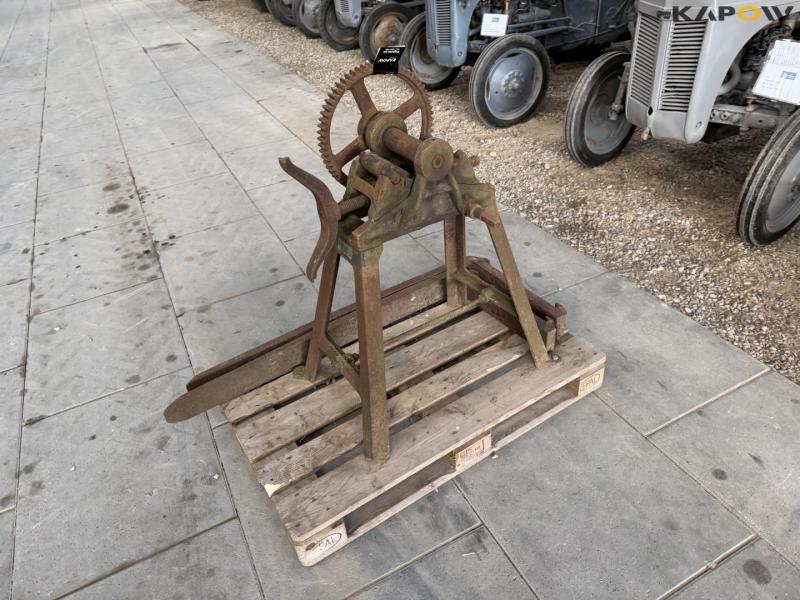Rollers and pallet forks 7
