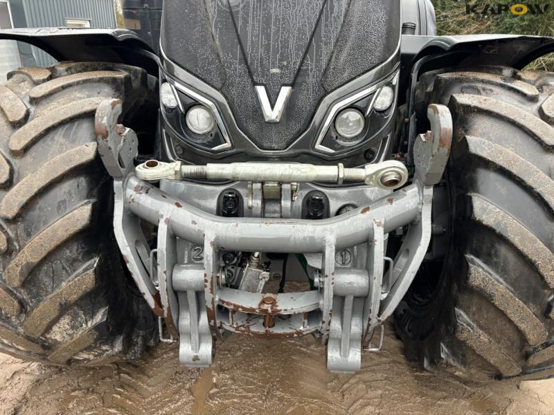 Valtra S394 tractor 14