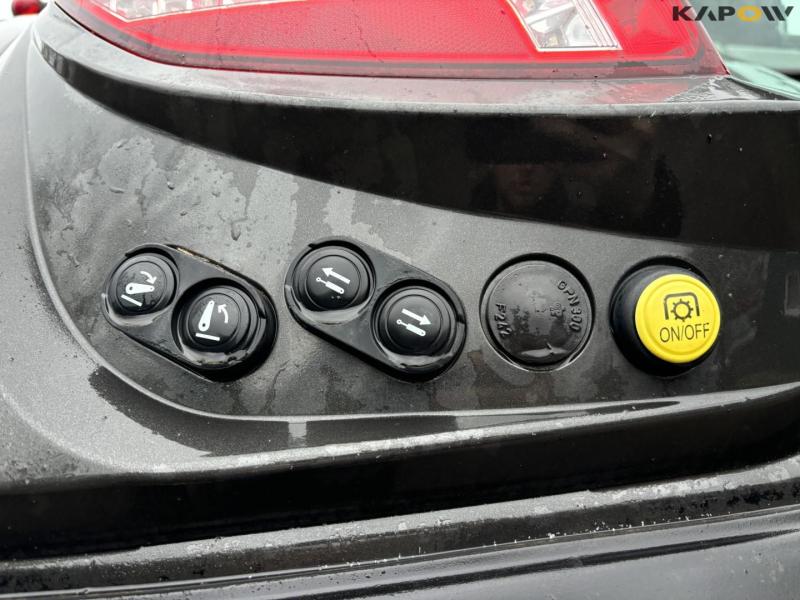 Valtra S394 tractor 28