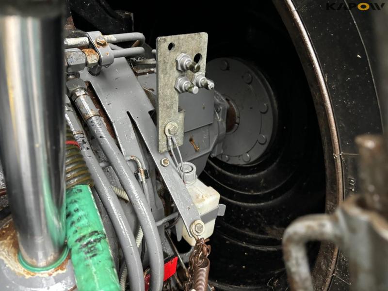 Valtra S394 tractor 45