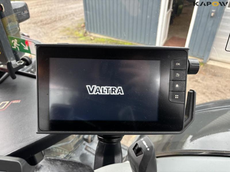 Valtra S394 tractor 65