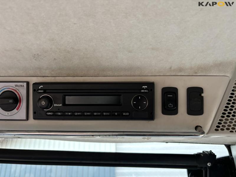 Valtra S394 tractor 72