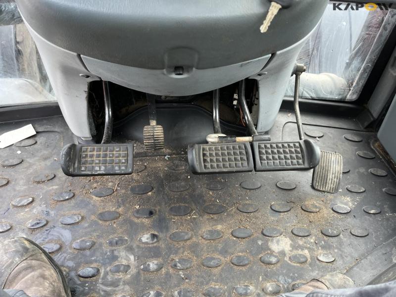 Valtra N163V tractor 38
