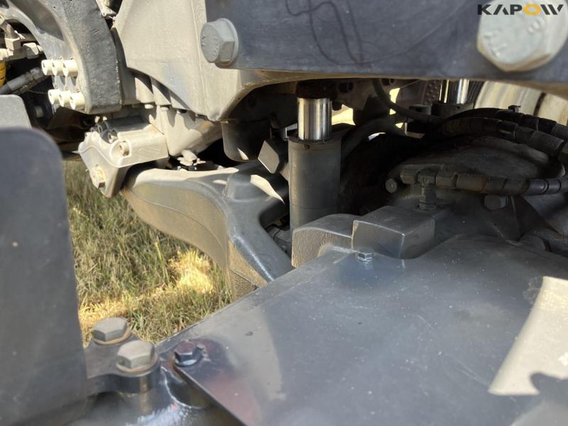 Valtra N174 front loader tractor 13