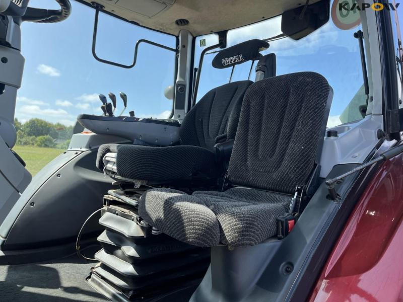 Valtra N174 front loader tractor 39