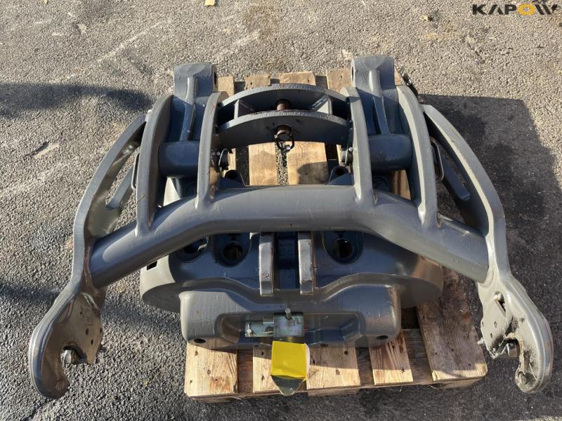 Valtra S353 front linkage 8