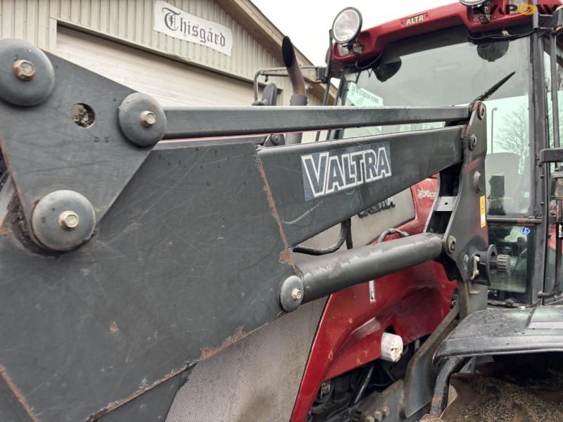Valtra T150 tractor with front loader 12