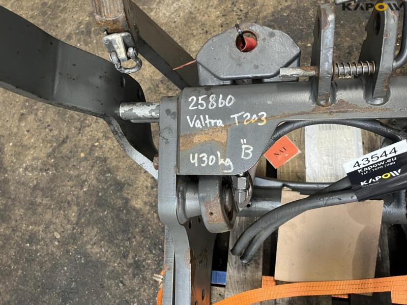 Valtra T203 front linkage 9