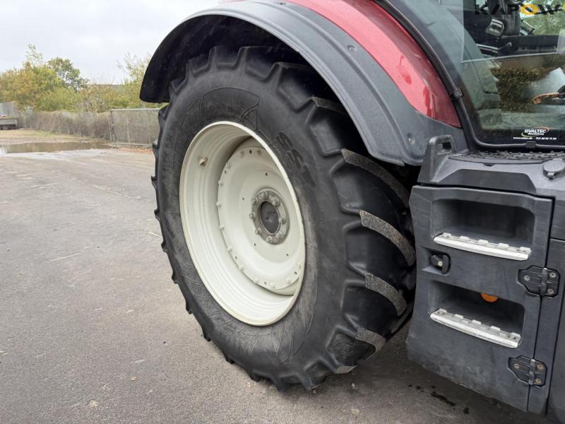 Valtra T234 tractor 78
