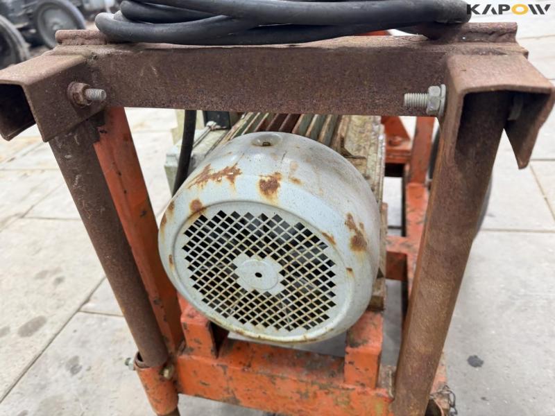 Water/sludge pump 13