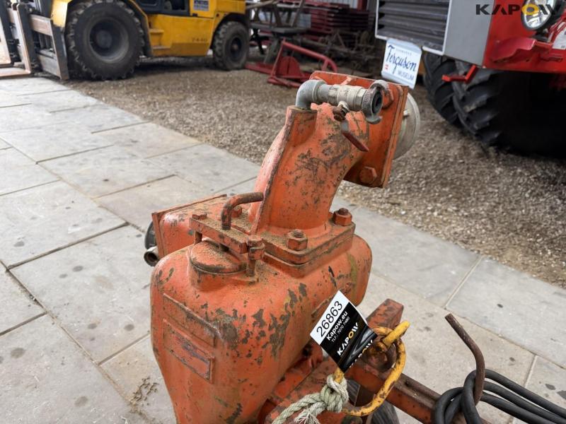 Water/sludge pump 18