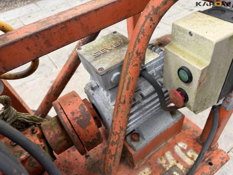 Water/sludge pump 13