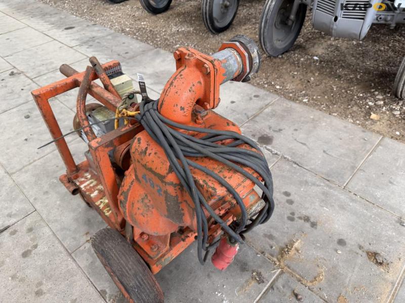 Water/sludge pump 19