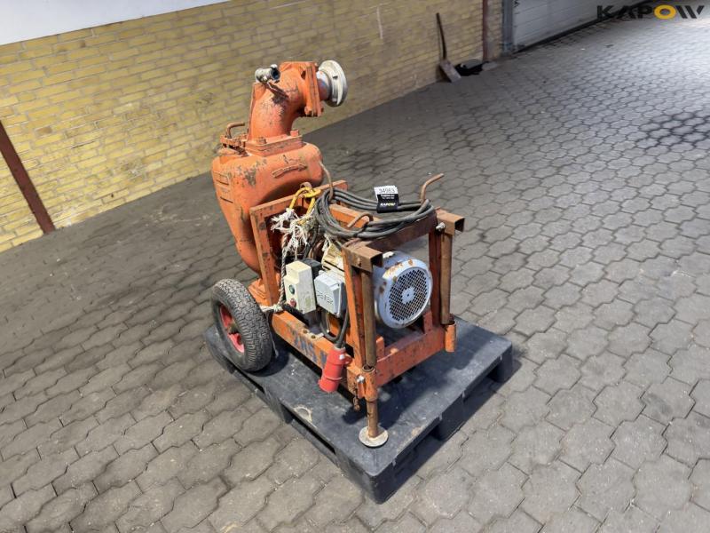 Water/sludge pump 3