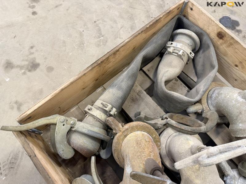 Water couplings and taps 9